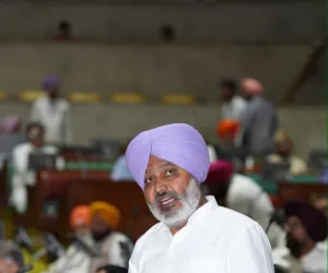 ਪੇਪਰ ਲੀਕ ਤੇ ਪ੍ਰੀਖਿਆ ਘਪਲਿਆਂ ਖਿਲਾਫ਼ ਪੰਜਾਬ ਵਿਧਾਨ ਸਭਾ ਦਾ ਵੱਡਾ ਕਦਮ: ਕੇਂਦਰ ਵਿਰੁੱਧ ਮਤਾ ਪਾਸ