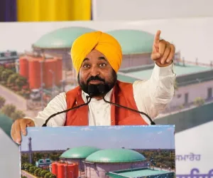  ਬੁੱਢੇ ਨਾਲੇ ਨੂੰ ਮਿਲੇਗੀ ਨਵੀਂ ਜ਼ਿੰਦਗੀ ! ਲੁਧਿਆਣਾ ਨੂੰ CM ਮਾਨ ਦਾ ਤੋਹਫ਼ਾ 65 ਕਰੋੜ ਦੇ ਬਾਇਓ ਗੈਸ ਪਲਾਂਟ ਦਾ ਰੱਖਿਆ ਨੀਂਹ ਪੱਥਰ