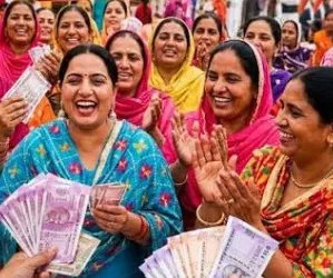 ਔਰਤਾਂ ਲਈ ਵੱਡੀ ਖ਼ੁਸ਼ਖ਼ਬਰੀ! ਖਾਤਿਆਂ 'ਚ ਆਉਣਗੇ 3000-3000 ਰੁਪਏ; ਜਾਣੋ ਯੋਗਤਾ ਤੇ ਅਪਲਾਈ ਕਰਨ ਦਾ ਤਰੀਕਾ