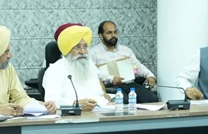 ਗੁਰਮੀਤ ਸਿੰਘ ਖੁੱਡੀਆਂ ਵੱਲੋਂ ਵੱਖ-ਵੱਖ ਯੂਨੀਅਨਾਂ ਅਤੇ ਵੈਟਰਨਰੀ ਇੰਸਪੈਕਟਰਾਂ ਨਾਲ ਗੱਲਬਾਤ; ਵਿਭਾਗ ਨੂੰ ਜਾਇਜ਼ ਮੰਗਾਂ ਦੇ ਹੱਲ ਦੇ ਨਿਰਦੇਸ਼