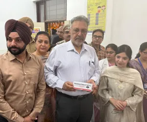 ਸਿਹਤ ਮੰਤਰੀ ਡਾ. ਬਲਬੀਰ ਸਿੰਘ ਵਲੋਂ ਪੇਟ ਦੇ ਕੀੜਿਆਂ ਤੋਂ ਮੁਕਤੀ ਲਈ ਮੋਹਾਲੀ ਤੋਂ ਸੂਬਾ ਪੱਧਰੀ ਮੁਹਿੰਮ ਦੀ ਸ਼ੁੂਰੂਆਤ