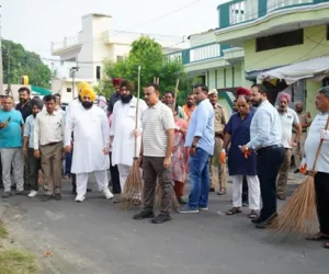 ਭਗਵੰਤ ਮਾਨ ਸਰਕਾਰ ਵੱਲੋਂ ਸੂਬਾ ਪੱਧਰੀ ਸਫ਼ਾਈ ਮੁਹਿੰਮ ਦੀ ਸ਼ੁਰੂਆਤ,ਮੰਤਰੀਆਂ, ਵਿਧਾਇਕਾਂ, ਮੇਅਰਾਂ ਅਤੇ ਕੌਂਸਲਰਾਂ ਨੇ ਸੂਬੇ ਭਰ ਵਿੱਚ ਸੰਭਾਲੀ ਕਮਾਨ