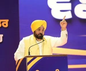 ਨਾ ਕੈਸ਼, ਨਾ ਫਰਮਾਇਸ਼: ਮੁੱਖ ਮੰਤਰੀ ਭਗਵੰਤ ਸਿੰਘ ਮਾਨ ਨੇ 866 ਨੌਜਵਾਨਾਂ ਨੂੰ ਸੌਂਪੇ ਸਰਕਾਰੀ ਨੌਕਰੀਆਂ ਦੇ ਨਿਯੁਕਤੀ ਪੱਤਰ