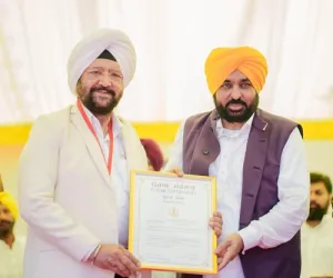 ਮੁੱਖ ਮੰਤਰੀ ਭਗਵੰਤ ਸਿੰਘ ਮਾਨ ਨੇ 29 ਉੱਘੀਆਂ ਸ਼ਖਸੀਅਤਾਂ ਨੂੰ ਸਟੇਟ ਐਵਾਰਡ ਨਾਲ ਕੀਤਾ ਸਨਮਾਨਿਤ