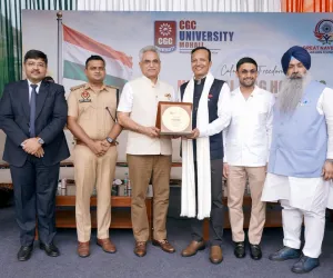 CGC ਯੂਨੀਵਰਸਿਟੀ ਮੋਹਾਲੀ ਵਿਖੇ ਲਹਿਰਾਇਆ ਗਿਆ ਰਾਸ਼ਟਰੀ ਝੰਡਾ , ਦੇਸ਼ਭਗਤੀ ਨੂੰ ਸਮਰਪਿਤ ਸਮਾਰੋਹ