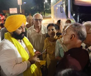 ਮੁੱਖ ਮੰਤਰੀ ਤੀਰਥ ਯਾਤਰਾ ਤਹਿਤ ਕੈਬਨਿਟ ਮੰਤਰੀ ਹਰਜੋਤ ਸਿੰਘ ਬੈਂਸ ਵੱਲੋਂ ਨੰਗਲ ਤੋਂ ਤਿੰਨ ਹੋਰ ਬੱਸਾਂ ਰਵਾਨਾ