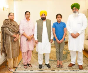ਮੁੱਖ ਮੰਤਰੀ ਭਗਵੰਤ ਸਿੰਘ ਮਾਨ ਵੱਲੋਂ ਮ੍ਰਿਤਕ ਕਬੱਡੀ ਖਿਡਾਰੀ ਗੁਰਜੀਤ ਸਿੰਘ ਤੂਤ ਦੇ ਪਰਿਵਾਰ ਨਾਲ ਮੁਲਾਕਾਤ