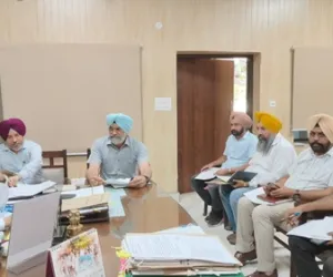 ਜ਼ਿਲ੍ਹਾ ਪ੍ਰਸ਼ਾਸਨ ਵੱਲੋਂ ਪਰਾਲੀ ਪ੍ਰਬੰਧਨ ਸਬੰਧੀ ਕੀਤੀਆਂ ਜਾ ਰਹੀਆਂ ਗਤੀਵਿਧੀਆਂ ਅਤੇ ਅਗਾਊਂ ਪ੍ਰਬੰਧਾਂ ਦੀ ਸਮੀਖਿਆ