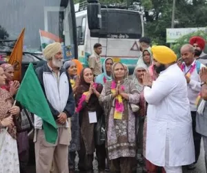 ਅਗੰਮਪੁਰ ਤੋਂ ਮੁੱਖ ਮੰਤਰੀ ਤੀਰਥ ਯਾਤਰਾ ਤਹਿਤ ਬੱਸ ਰਵਾਨਾ, ਹਰਜੋਤ ਬੈਂਸ ਕੈਬਨਿਟ ਮੰਤਰੀ ਨੇ ਦਿੱਤੀ ਹਰੀ ਝੰਡੀ