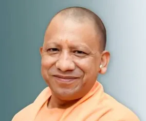 ਯੂਪੀ ਵਿੱਚ 3.5 ਲੱਖ ਕਰਮਚਾਰੀਆਂ ਦੀ ਤਨਖ਼ਾਹ 'ਚ 7,000 ਰੁ ਦਾ ਵਾਧਾ, ਯੋਗੀ ਵੱਲੋਂ ਆਊਟਸੋਰਸਡ ਸਰਵਿਸਿਜ਼ ਕਾਰਪੋਰੇਸ਼ਨ ਦੀ ਸ਼ੁਰੂਆਤ