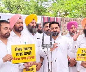 1984 ਦੇ ਸਿੱਖ ਵਿਰੋਧੀ ਦੰਗਿਆਂ ਦੇ ਦੋਸ਼ੀ ਸੱਜਣ ਕੁਮਾਰ ਨੂੰ ਸ਼ਰਧਾਂਜਲੀ ਦੇਣ ਵਾਲੇ ਭਾਜਪਾ ਆਗੂਆਂ ਖ਼ਿਲਾਫ਼ ਆਮ ਆਦਮੀ ਪਾਰਟੀ ਦਾ ਪੂਰੇ ਪੰਜਾਬ ਵਿੱਚ ਪ੍ਰਦਰਸ਼ਨ