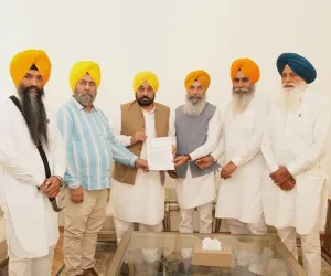ਐਸ.ਆਈ.ਟੀ. ਜਾਂਚ ਦੀ ਮੰਗ ਨੂੰ ਲੈ ਕੇ ਸ਼੍ਰੋਮਣੀ ਅਕਾਲੀ ਦਲ (ਪੁਨਰ ਸੁਰਜੀਤ) ਦੇ ਵਫ਼ਦ ਨੇ ਮੁੱਖ ਮੰਤਰੀ ਭਗਵੰਤ ਸਿੰਘ ਮਾਨ ਨਾਲ ਕੀਤੀ ਮੁਲਾਕਾਤ