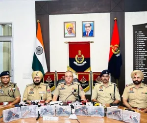 ਅੰਮ੍ਰਿਤਸਰ ਵਿੱਚ ਗੈਰ-ਕਾਨੂੰਨੀ ਹਥਿਆਰ ਸਪਲਾਈ ਨੈੱਟਵਰਕ ਦਾ ਪਰਦਾਫਾਸ਼; 8 ਪਿਸਤੌਲਾਂ ਸਮੇਤ ਦੋ ਕਾਬੂ
