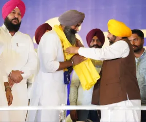 ਭਾਜਪਾ ਦੀ ਅਗਵਾਈ ਵਾਲੀ ਕੇਂਦਰ ਸਰਕਾਰ ਪੰਜਾਬ ਅਤੇ ਤਿੰਨ ਕਰੋੜ ਪੰਜਾਬੀਆਂ ਦੀ ਪਿੱਠ ਵਿੱਚ ਛੁਰਾ ਮਾਰ ਰਹੀ ਹੈ