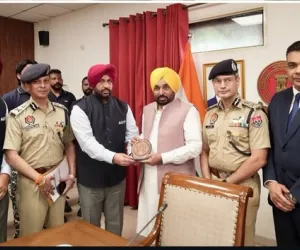 ਤੁਸੀਂ ਦੌੜ ਸਕਦੇ ਹੋ, ਪਰ ਕਾਨੂੰਨ ਦੇ ਸ਼ਿਕੰਜੇ ਤੋਂ ਬਚ ਨਹੀਂ ਸਕਦੇ-ਮੁੱਖ ਮੰਤਰੀ ਭਗਵੰਤ ਸਿੰਘ ਮਾਨ ਵੱਲੋਂ ਵਿਦੇਸ਼ਾਂ ‘ਚ ਲੁਕੇ ਗੈਂਗਸਟਰਾਂ ਨੂੰ ਚਿਤਾਵਨੀ