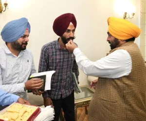 ਮੁੱਖ ਮੰਤਰੀ ਭਗਵੰਤ ਸਿੰਘ ਮਾਨ ਨਾਲ ਮੀਟਿੰਗ ਤੋਂ ਬਾਅਦ ਪਟਵਾਰ ਯੂਨੀਅਨ ਨੇ ਆਪਣੀ ਹੜਤਾਲ ਵਾਪਸ ਲਈ