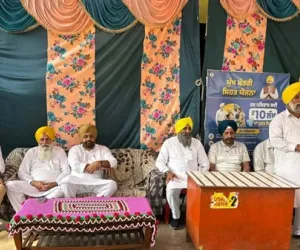ਵਿਧਾਇਕ ਗੁਰਦੀਪ ਸਿੰਘ ਰੰਧਾਵਾ ਨੇ ਪਿੰਡ ਸਹਾਰੀ ਵਿਖੇ 'ਮੁੱਖ ਮੰਤਰੀ ਸਿਹਤ ਯੋਜਨਾ' ਤਹਿਤ ਸਿਹਤ ਕਾਰਡ ਵੰਡੇ
