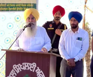 ਖੇਤੀਬਾੜੀ ਮੰਤਰੀ ਸ. ਗੁਰਮੀਤ ਸਿੰਘ ਖੁੱਡੀਆਂ ਨੇ  ਫ਼ਰੀਦਕੋਟ ਵਿਖੇ ਆਧੁਨਿਕ ਕਿਸਾਨ ਸਿਖਲਾਈ ਹਾਲ ਦਾ ਨੀਂਹ ਪੱਥਰ ਰੱਖਿਆ