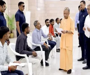 ਮੁੱਖ ਮੰਤਰੀ ਯੋਗੀ ਦਾ 'ਜਨਤਾ ਦਰਸ਼ਨ': ਨਜਾਇਜ਼ ਕਬਜ਼ਿਆਂ 'ਤੇ ਸਖ਼ਤ ਕਾਰਵਾਈ ਦੇ ਨਿਰਦੇਸ਼