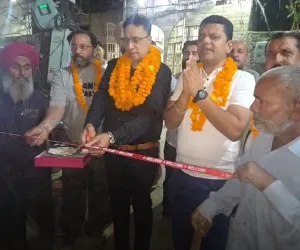 ਦੀਵਾਲੀ ਤੋਂ ਪਹਿਲਾਂ ਕੇਂਦਰੀ ਵਿਧਾਨ ਸਭਾ ਹਲਕਾ ਸਟਰੀਟ ਲਾਈਟਾਂ ਨਾਲ ਰੌਸ਼ਨ ਕੀਤਾ ਜਾ ਰਿਹਾ ਹੈ: ਵਿਧਾਇਕ ਡਾ. ਅਜੈ ਗੁਪਤਾ