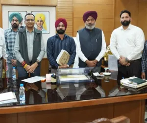 ਵਿੱਤ ਮੰਤਰੀ ਹਰਪਾਲ ਸਿੰਘ ਚੀਮਾ  ਵੱਲੋਂ ਵਿਭਾਗਾਂ ਨੂੰ ਯੋਗ ਆਊਟਸੋਰਸ ਮੁਲਾਜ਼ਮਾਂ ਨੂੰ ਠੇਕੇ 'ਤੇ ਲਿਆਉਣ ਦੀ ਪ੍ਰਕਿਰਿਆ ਵਿੱਚ ਤੇਜ਼ੀ ਲਿਆਉਣ ਦੇ ਨਿਰਦੇਸ਼