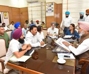 ਵਿੱਤ ਮੰਤਰੀ ਚੀਮਾ ਵੱਲੋਂ ਸਿਹਤ ਵਿਭਾਗ ਦੇ ਮੁਲਾਜ਼ਮਾਂ ਦੀਆਂ ਮੰਗਾਂ ਤੁਰੰਤ ਹੱਲ ਕਰਨ ਦੇ ਨਿਰਦੇਸ਼; 11 ਯੂਨੀਅਨਾਂ ਨਾਲ ਕੀਤੀਆਂ ਮੀਟਿੰਗਾਂ