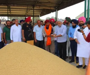 ਕੈਬਨਿਟ ਮੰਤਰੀ ਲਾਲ ਚੰਦ ਕਟਾਰੂਚੱਕ ਨੇ ਰਈਆ ਮੰਡੀ ਵਿਖੇ ਝੋਨੇ ਦੀ ਖ਼ਰੀਦ ਦਾ ਜਾਇਜ਼ਾ ਲਿਆ