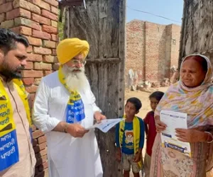 ਕੱਟਿਆਂਵਾਲੀ ਵਿਖੇ ਕੈਬਨਿਟ ਮੰਤਰੀ ਗੁਰਮੀਤ ਸਿੰਘ ਖੁੱਡੀਆਂ ਵੱਲੋਂ ‘ਮਾਨ ਦੇ ਮੁਨਾਫ਼ੇ’ ਮੁਹਿੰਮ ਤਹਿਤ ਡੋਰ-ਟੂ-ਡੋਰ ਪ੍ਰਚਾਰ
