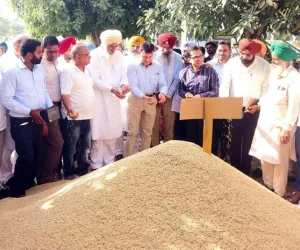 ਵਿਧਾਇਕ ਸ. ਗੁਰਦਿੱਤ ਸਿੰਘ ਸੇਖੋਂ ਅਤੇ ਡੀ.ਸੀ. ਰੁਹਾਲ ਚਾਬਾ ਨੇ ਫ਼ਰੀਦਕੋਟ ਮੰਡੀ ਵਿੱਚ ਝੋਨੇ ਦੀ ਸਰਕਾਰੀ ਖਰੀਦ ਦੀ ਸ਼ੁਰੂਆਤ ਕਰਵਾਈ