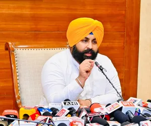 ਮਾਨ ਸਰਕਾਰ ਵੱਲੋਂ ਦੁਕਾਨਦਾਰਾਂ ਨੂੰ ਦੀਵਾਲੀ ਦਾ ਤੋਹਫ਼ਾ: ਹਰਜੋਤ ਬੈਂਸ ਨੇ ਦੁਕਾਨਦਾਰਾਂ ਨੂੰ ਮਾਲਕੀ ਹੱਕ ਦੇਣ ਲਈ 'ਮੇਰੀ ਦੁਕਾਨ, ਮੇਰੇ ਨਾਮ' ਸਕੀਮ ਦੀ ਕੀਤੀ ਸ਼ੁਰੂਆਤ
