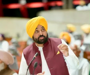‘ਵੋਟ-ਚੋਰੀ’ ਲੋਕਤੰਤਰ ਲਈ ਗੰਭੀਰ ਖ਼ਤਰਾ; ਐੱਸ.ਆਈ.ਆਰ. ਨੂੰ ਤੁਰੰਤ ਰੱਦ ਕੀਤਾ ਜਾਵੇ: ਮੁੱਖ ਮੰਤਰੀ ਭਗਵੰਤ ਸਿੰਘ ਮਾਨ