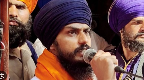Amritpal Singh's obscene chat surfaced, photo on ID!