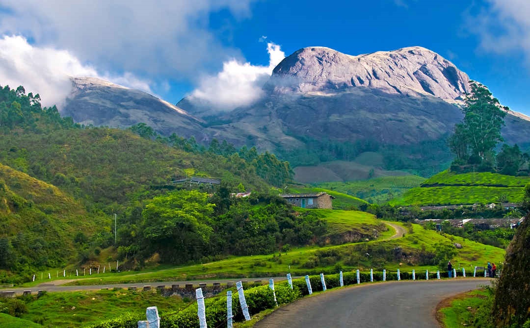 1471437626_famous_hill_stations_in_india