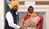 ਭਗਵੰਤ ਸਿੰਘ ਮਾਨ ਵੱਲੋਂ ਭਾਰਤ ਦੇ ਰਾਸ਼ਟਰਪਤੀ ਨੂੰ ਸ੍ਰੀ ਗੁਰੂ ਤੇਗ਼ ਬਹਾਦਰ ਜੀ ਦੇ 350ਵੇਂ ਸ਼ਹੀਦੀ ਦਿਵਸ ਸਮਾਗਮਾਂ ਵਿੱਚ ਸ਼ਾਮਲ ਹੋਣ ਦਾ ਸੱਦਾ