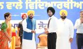 ਮੁੱਖ ਮੰਤਰੀ ਭਗਵੰਤ ਸਿੰਘ ਮਾਨ ਵੱਲੋਂ ਮੋਹਾਲੀ ਵਿਖੇ ਜੇਈਈ ਮੇਨਜ਼ ਪਾਸ ਕਰਨ ਵਾਲੇ 369 ਵਿਦਿਆਰਥੀਆਂ ਦਾ ਸਨਮਾਨ, ਪੰਜਾਬ ਅਕਾਦਮਿਕ ਉੱਤਮਤਾ ਵੱਲ ਕਦਮ ਵਧਾ ਰਿਹੈ