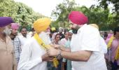ਬੇਅਦਬੀ ਵਿਰੋਧੀ ਸਖ਼ਤ ਕਾਨੂੰਨ ਤੋਂ ਪ੍ਰਭਾਵਿਤ ਹੋ ਕੇ ਅਕਾਲੀ ਦਲ ਅਤੇ ਕਾਂਗਰਸ ਦੇ ਸੈਂਕੜੇ ਆਗੂ ਤੇ ਵਰਕਰ 'ਆਪ' ਵਿੱਚ ਸ਼ਾਮਲ