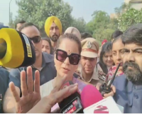 ਬਠਿੰਡਾ ਕੋਰਟ 'ਚ ਪੇਸ਼ੀ  ਦੌਰਾਨ ਕੰਗਨਾ ਰਣੌਤ ਨੇ ਕੋਰਟ 'ਚ ਹੱਥ ਜੋੜ ਕੇ ਮੰਗੀ ਮੁਆਫ਼ੀ 