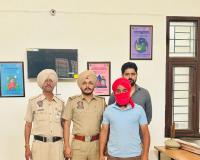 8 ਕਿਲੋ 262 ਗ੍ਰਾਮ ਅਫੀਮ, 2 ਕਿਲੋ 437 ਗ੍ਰਾਮ ਚਰਸ, 35 ਗ੍ਰਾਮ ਨਸ਼ੀਲਾ ਪਾਊਡਰ, 5 ਮੋਬਾਇਲ ਫੋਨ ਤੇ 3610 ਰੁਪਏ, 6750 ਐਮ.ਐਲ. ਨਜ਼ਾਇਜ਼ ਸ਼ਰਾਬ ਬਰਾਮਦ