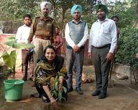 ਡਿਪਟੀ ਕਮਿਸ਼ਨਰ ਨੇ ਸ੍ਰੀ ਗੁਰੂ ਤੇਗ ਬਹਾਦਰ ਜੀ ਦੇ 350ਵੇਂ ਸ਼ਹੀਦੀ ਦਿਹਾੜੇ ਨੂੰ ਸਮਰਪਿਤ ਪੌਦਾ ਲਗਾਇਆ