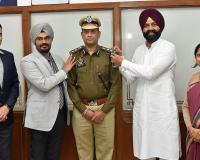 ਲਾਲਜੀਤ ਸਿੰਘ ਭੁੱਲਰ ਨੇ 6 ਨਵੇਂ ਪਦਉੱਨਤ ਏ.ਆਈ.ਜੀ./ਸੁਪਰਡੈਂਟ ਕੇਂਦਰੀ ਜੇਲ੍ਹ ਅਧਿਕਾਰੀਆਂ ਦੇ ਮੋਢਿਆਂ ‘ਤੇ ਲਾਏ ਸਟਾਰ