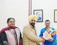 ਵਿਧਾਇਕ ਛੀਨਾ ਨੇ ਪਾਰਟੀ ਸੁਪਰੀਮੋ ਅਰਵਿੰਦ ਕੇਜਰੀਵਾਲ ਨਾਲ ਕੀਤੀ ਮੁਲਾਕਾਤ