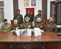 ਹੈਰੋਇਨ-ਆਈਸੀਈ ਸਪਲਾਈ ਚੇਨ ਦਾ ਪਰਦਾਫਾਸ਼; 4 ਕਿਲੋ ਹੈਰੋਇਨ, 1 ਕਿਲੋ ਆਈਸੀਈ, ਇੱਕ ਗਲੋਕ ਪਿਸਤੌਲ ਸਮੇਤ ਸੱਤ ਗ੍ਰਿਫ਼ਤਾਰ