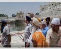 ਬਿਆਸ ਮੁਖੀ ਬਾਬਾ ਗੁਰਿੰਦਰ ਸਿੰਘ ਢਿੱਲੋਂ ਅੰਮ੍ਰਿਤਸਰ ਪਹੁੰਚੇ: ਹਰਿਮੰਦਰ ਸਾਹਿਬ ਵਿਖੇ ਟੇਕਿਆ ਮੱਥਾ 