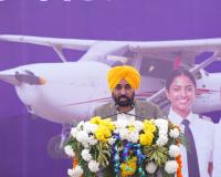 ਮੁੱਖ ਮੰਤਰੀ ਭਗਵੰਤ ਸਿੰਘ ਮਾਨ ਵੱਲੋਂ ਆਉਣ ਵਾਲੇ ਸਾਲਾਂ ਵਿੱਚ ਪੰਜਾਬ ਦੇ ਹਵਾਬਾਜ਼ੀ ਉਦਯੋਗ ਦਾ ਕੇਂਦਰ ਬਣਨ ਦੀ ਪੇਸ਼ੀਨਗੋਈ; ਪਟਿਆਲਾ ਫਲਾਇੰਗ ਕਲੱਬ ਵਿੱਚ ਏਅਰਕ੍ਰਾਫਟ ਇੰਜਨੀਅਰਾਂ ਨਾਲ ਕੀਤੀ ਗੱਲਬਾਤ