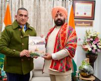 ਉੱਤਰਾਖੰਡ ਦੇ ਰਾਜਪਾਲ ਵੱਲੋਂ ਵੀਰ ਬਾਲ ਦਿਵਸ 2025 ਨੂੰ ਸਮਰਪਿਤ ਰਾਜ ਸੂਚਨਾ ਕਮਿਸ਼ਨਰ ਹਰਪ੍ਰੀਤ ਸੰਧੂ ਦੀ ਸਾਹਿਤਕ ਚਿੱਤਰਕਾਰੀ ਰਚਨਾ ਲਾਂਚ