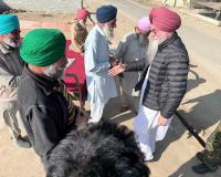 ਸ.ਸੰਧਵਾਂ ਨੇ ਪਿੰਡ ਦੁਆਰੇਆਣਾ ਤੋਂ ਢੀਮਾਂਵਾਲੀ ਨੂੰ ਜਾਂਦੀ ਸੜਕ ਦੇ  ਚੱਲ ਰਹੇ ਕੰਮ ਦਾ ਜਾਇਜ਼ਾ ਲਿਆ 