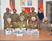 ਹਥਿਆਰ ਤਸਕਰੀ ਵਾਲੇ ਮਾਡਿਊਲ ਨਾਲ ਸਬੰਧਤ ਦੋ ਵਿਅਕਤੀ 5 ਅਤਿ-ਆਧੁਨਿਕ ਪਿਸਤੌਲਾਂ ਸਮੇਤ ਅੰਮ੍ਰਿਤਸਰ ਤੋਂ ਗ੍ਰਿਫ਼ਤਾਰ