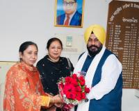 ਅਨੁਸੂਚਿਤ ਜਾਤੀਆਂ ਦੇ ਸਸ਼ਕਤੀਕਰਨ ਵੱਲ ਮਜ਼ਬੂਤ ਕਦਮ: ਬਲਜਿੰਦਰ ਸਿੰਘ ਚੌਂਦਾ ਨੇ ਪੰਜਾਬ ਐਸ.ਸੀ ਭੋਂ ਵਿਕਾਸ ਅਤੇ ਵਿੱਤ ਕਾਰਪੋਰੇਸ਼ਨ ਦੇ ਚੇਅਰਮੈਨ ਵਜੋਂ ਸੰਭਾਲਿਆ ਕਾਰਜਭਾਰ