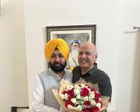 ਹਰਦੀਪ ਸਿੰਘ ਮੁੰਡੀਆ ਨੇ ਨਵੀਂ ਦਿੱਲੀ ਵਿਖੇ ਅਰਵਿੰਦ ਕੇਜਰੀਵਾਲ ਤੇ ਮਨੀਸ਼ ਸਿਸੋਦੀਆ ਨੂੰ ਮਿਲ ਕੇ ਮੁਬਾਰਕਬਾਦ ਦਿੱਤੀ