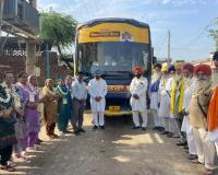ਮੁੱਖ ਮੰਤਰੀ ਤੀਰਥ ਯਾਤਰਾ ਤਹਿਤ ਪਿੰਡ ਚੰਦਬਾਜਾ ਤੋਂ ਸ਼ਰਧਾਲੂਆਂ ਦੀ ਬੱਸ ਧਾਰਮਿਕ ਅਸਥਾਨਾਂ ਲਈ ਰਵਾਨਾ